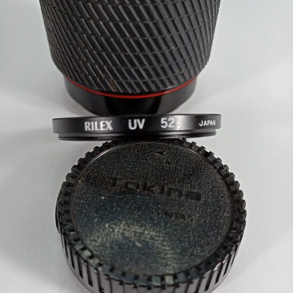 Tokina Camera Lens Macro Zoom 70-210mm f:4-5.6 with UV filter & lens caps